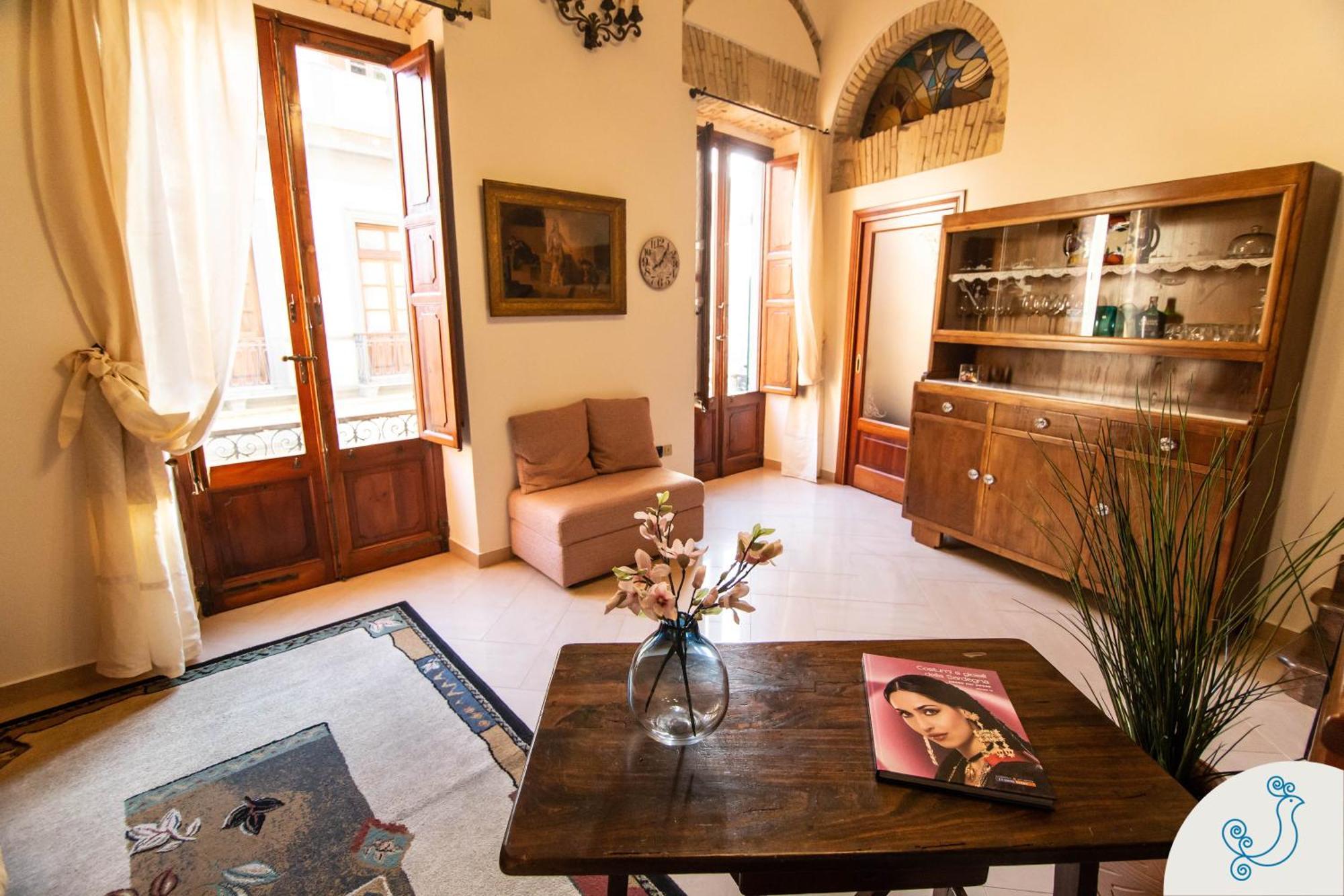 Manno 81 - Charming Historic Apartment 卡利亚里 外观 照片